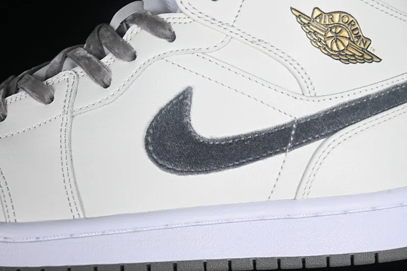 All Categories Air Jordan Jordan Series Basketball Shoes Air Jordan 1 Mid Air Jordan 1 Mid AJ1 Joe 1 Beige Chinese Cultural Leisure Sneakers FB9899-100